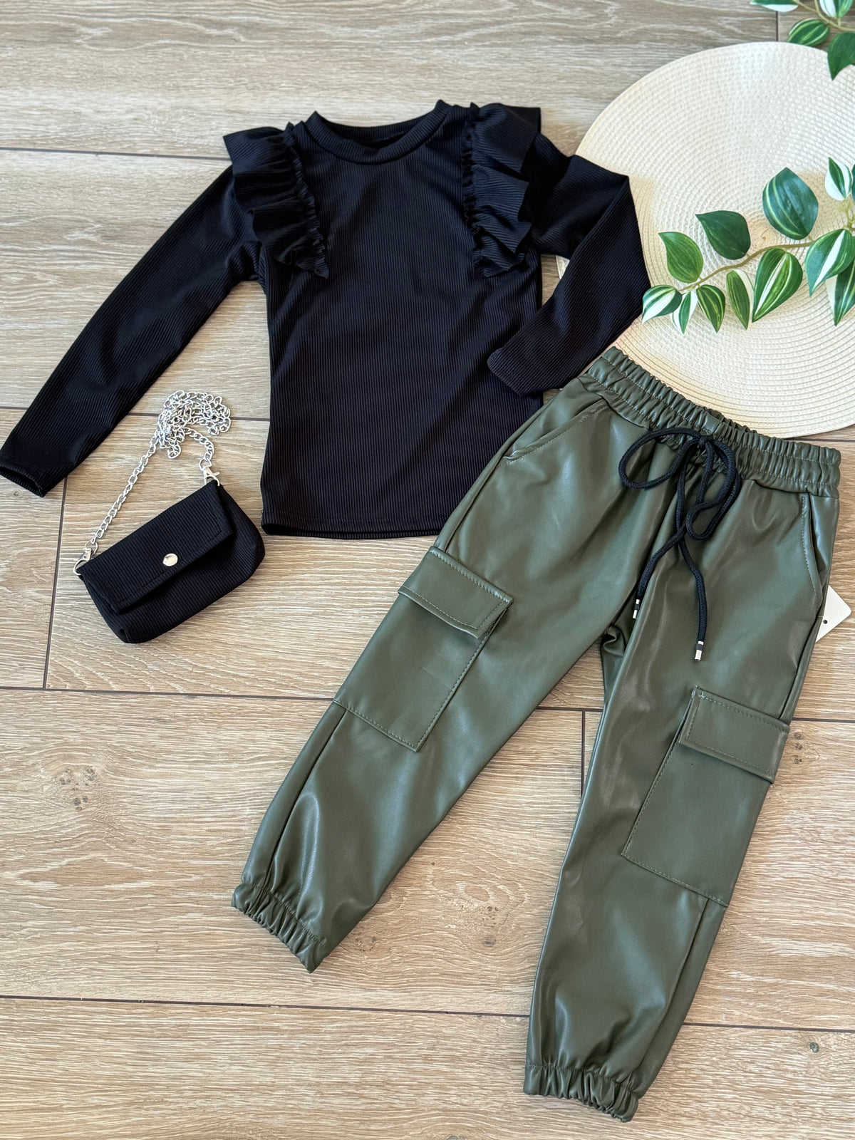 Leather look cargo broek